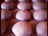 Dolcetti morbidi al cacao con crema di miele e mandorle