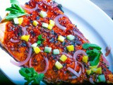 Geglazuurde Zalm met mango en komkommer salsa