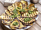 Gegrilde aubergine met chimichurrisaus