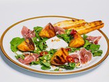 Gegrilde perziken met Parmaham en burrata