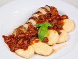 Ricotta Gnudi met saus van geroosterde aubergines