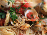 Spaghetti alle vongole in rosso