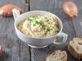 Caramelized onion hummus