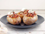 Jacket potato with mushrooms