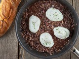 Oeufs en meurette – poached eggs in red wine sauce