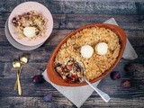 Plum crumble - easy dessert with almonds