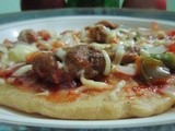 Pan-top wheat chicken capsicum pizza