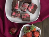 Paleo & Raw Choc Strawberry Freezer Fudge