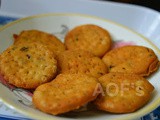 Masale-wali Mathri ( And a very Happy Diwali )