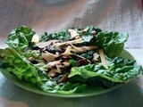 Salad with warm roasted mushrooms and smoked gouda