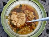Sweet and spicy soup with red bean wontons