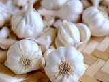 How to Peel Garlic Easily