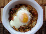 Eggs in crispy potato basket. (Topli na Eeda)