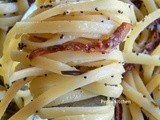 Linguini with Poppy Seeds and Chanterelles