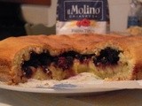 Crostata ripiena di crema e more