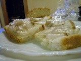 Crostini con vongole e lardo di colonnata