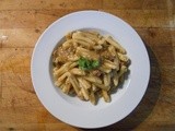 Pasta funghi porcini e salsiccia