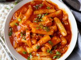 Tteokbokki – Spicy Korean Rice Cakes