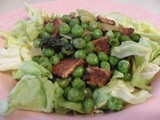 Peas with Spinach and Tempeh Bacon in Lettuce Cups