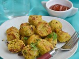 Gujarati Lauki Muthiya / Muthiya / Bottle Gourd Muthia (Steamed Version)