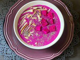 Dragon fruit smoothie bowl