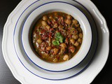 Hariyali chole / coriander chickpea curry