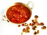 Dry Lotus Root In Tamarind Gravy/Thamarai Thandu Vatha Kuzhambu