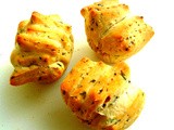 Garlic-Coriander Pull Apart Yeasted Muffins