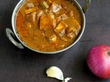 Mutta Kuzhambu/Egg White Cubes In Tamarind Gravy