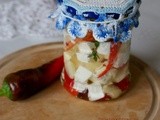 Feta w oleju z czosnkiem i chili