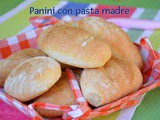 Panini con pasta madre soffici e morbidi