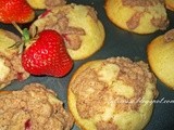 Muffiny z truskawkami i kruszonką cynamonową