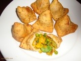 Potato & Green peas samosa