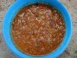Ulli theeyal / shallots in roasted coconut gravy