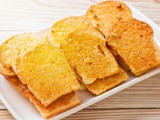 Cukup 4 Bahan! Cara Membuat Roti Panggang Mentega Garing dan Renyah