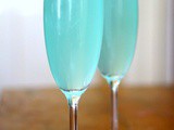 Easy Cocktail Recipe: Tiffany Blue Sparkler