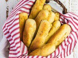 How to Make Soft Garlic Breadsticks`