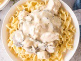 Slow Cooker Chicken Stroganoff