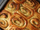 Garlic Herb and Parmesan Dinner Rolls