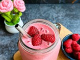 Raspberry Banana Smoothie