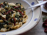 Orecchiette alla Cicoria e Pomodori Secchi al Rosmarino