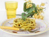 Fusilli napoletani con crema di zucchine e curcuma con semi di chia