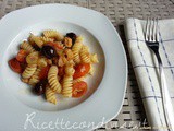 Ricetta pasta con tonno pomodorini e olive