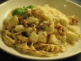 Pasta con gorgonzola, pere e noci