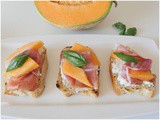 Bruschette prosciutto e melone