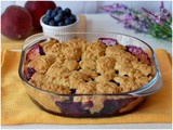 Cobbler di pesche e mirtilli