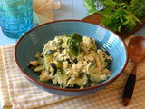 Minestra di zucchine cacio e uova