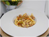 Pasta fiori di zucca e salsicce