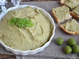 Patè di olive verdi e mandorle