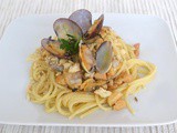 Spaghetti con vongole e taralli